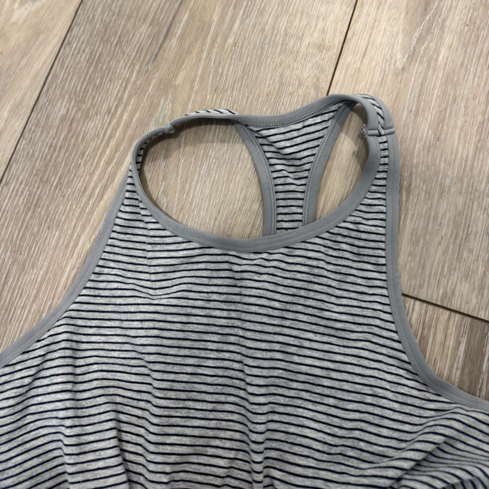 Aerie chill play, move cropped stripe tank top large - Picture 3 of 4